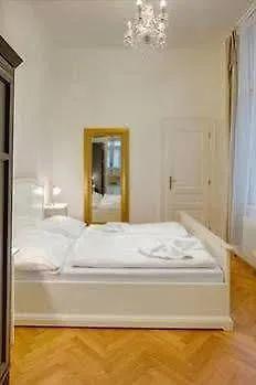 Old Town Square Premium Residence 4*, Prague